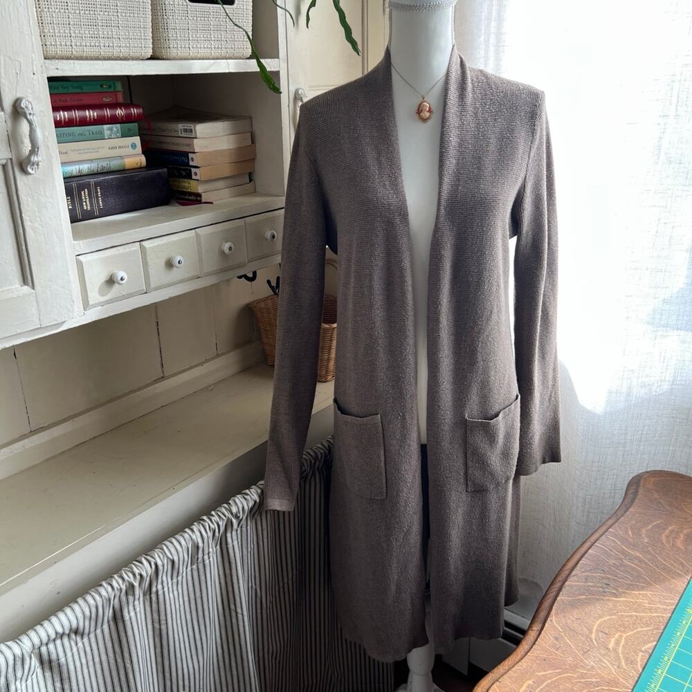 Cyrus brown Cardigan long length slim fitting natural texture knit size large